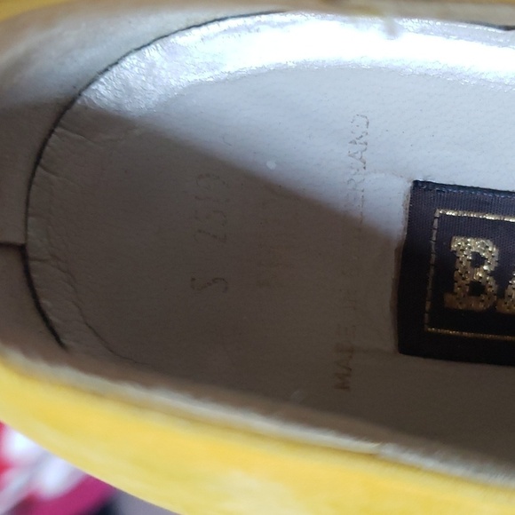 Vintage 80s Bally of Switzerland yellow suede leather flats size 7 - Picture 8 of 8